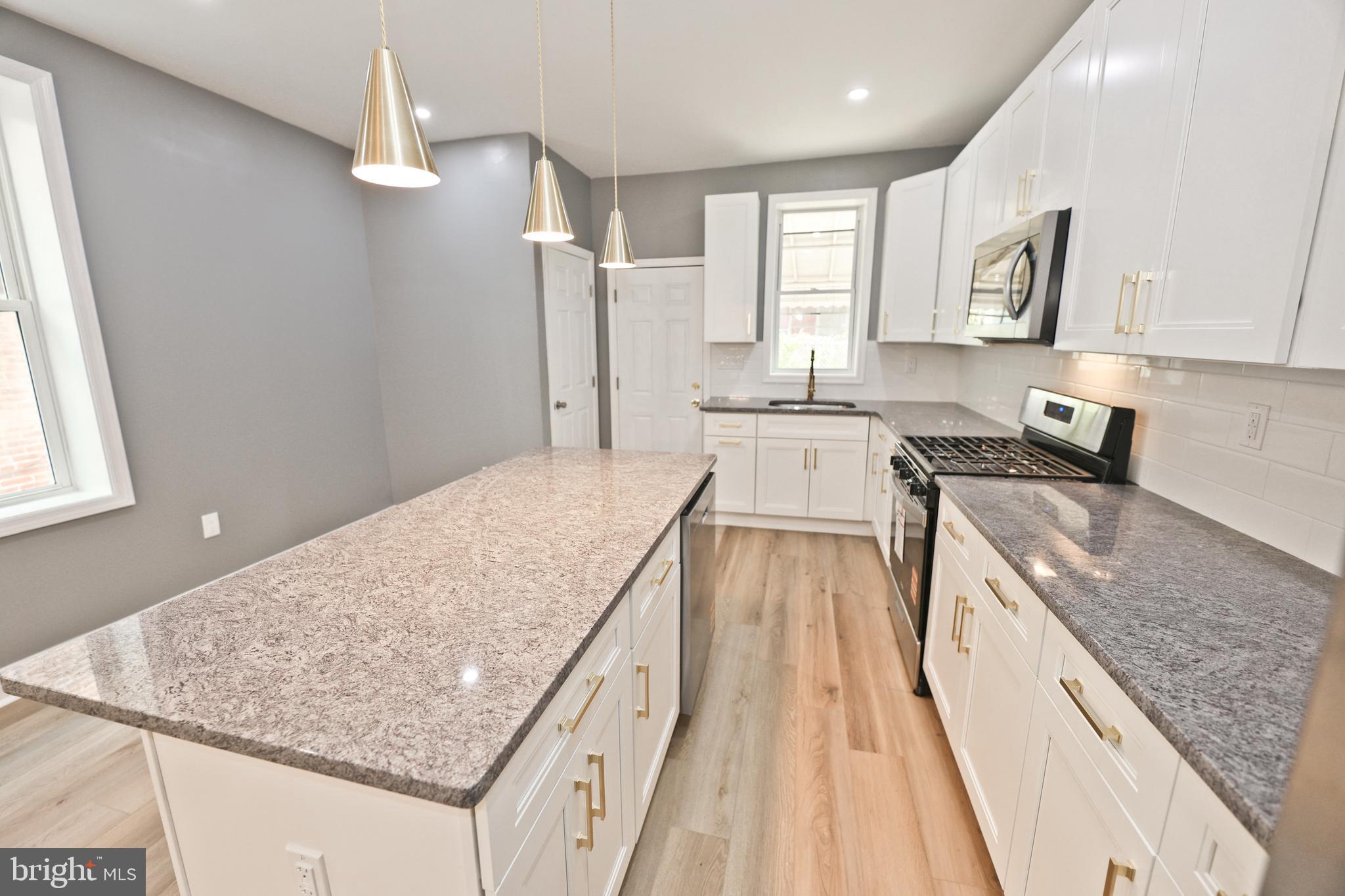 UNIVERSITY CITY - Residential