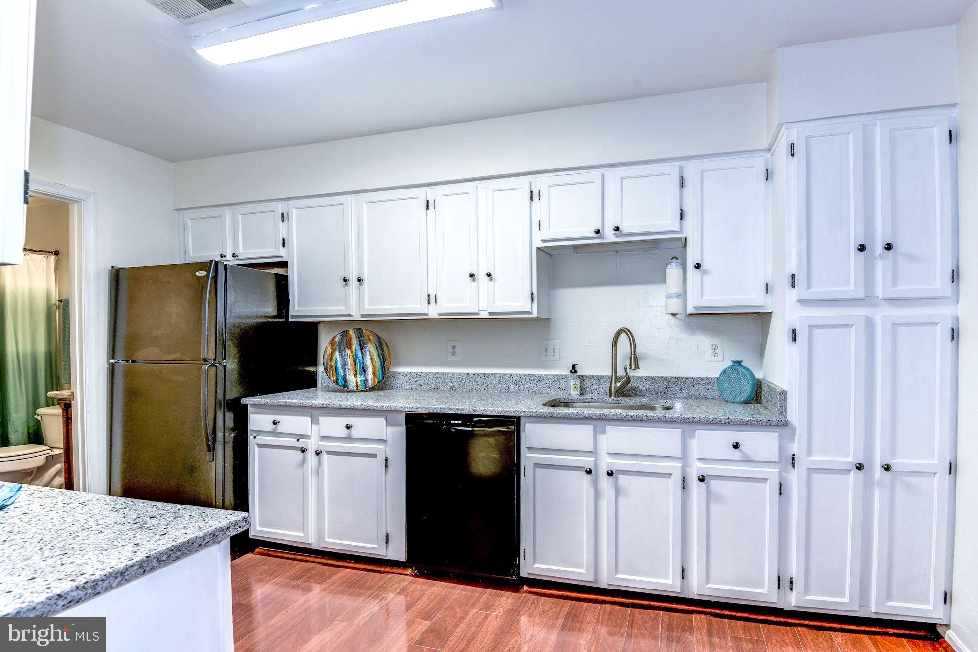 STONINGTON CONDOMINIUMS - Residential