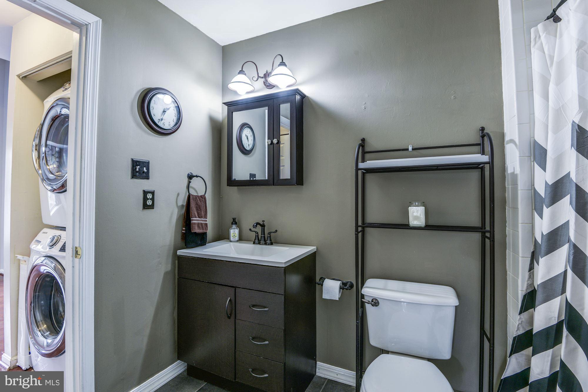 STONINGTON CONDOMINIUMS - Residential