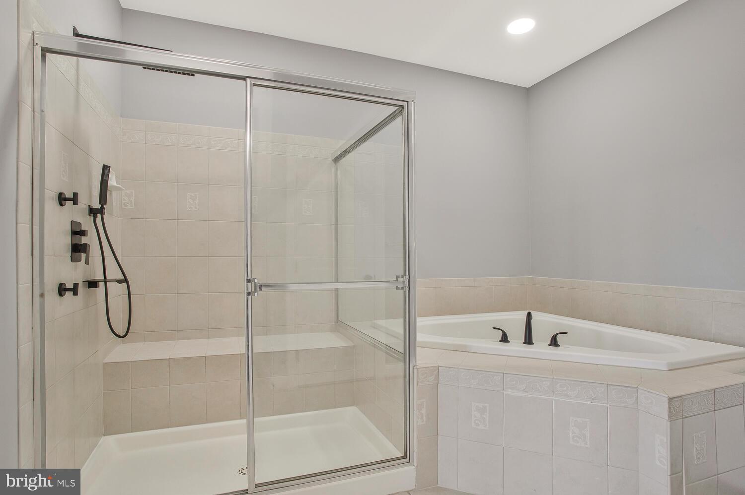 HIDDEN BLUFF - Residential