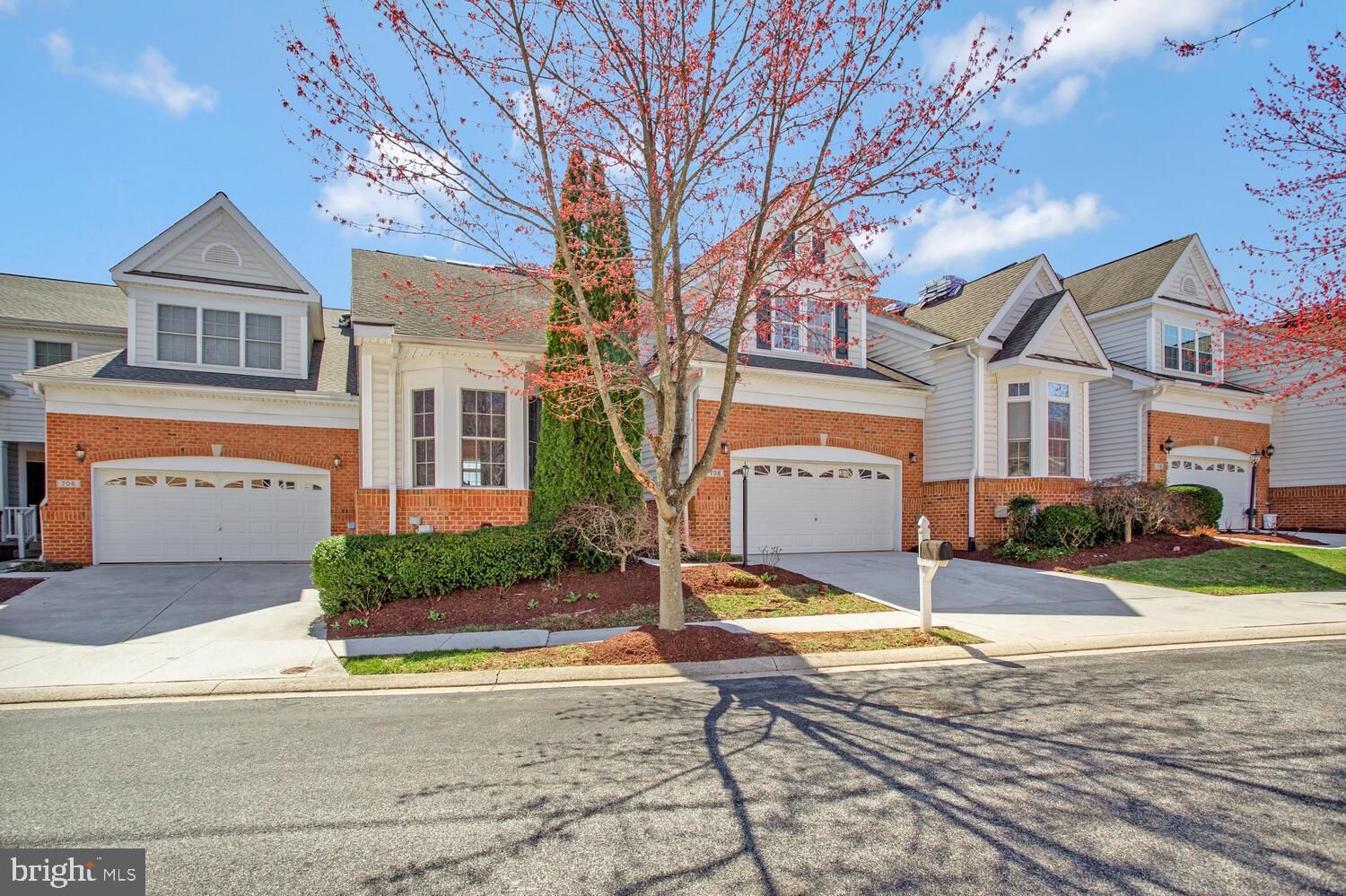 708 HIDDEN BLUFF CIRCLE