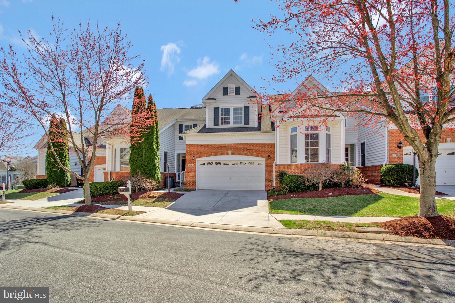 708 HIDDEN BLUFF CIRCLE