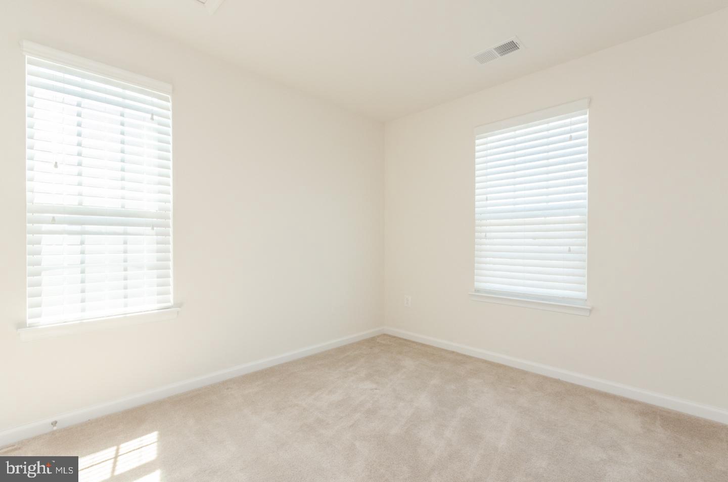 POTOMAC STATION - Residential Lease