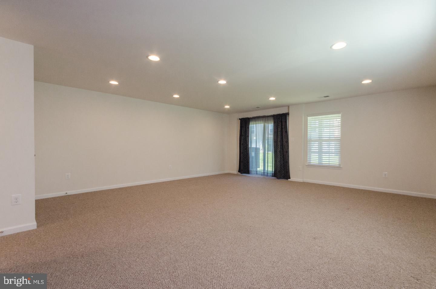 POTOMAC STATION - Residential Lease