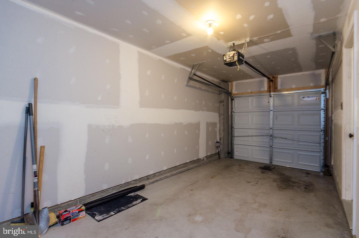 POTOMAC STATION - Residential Lease