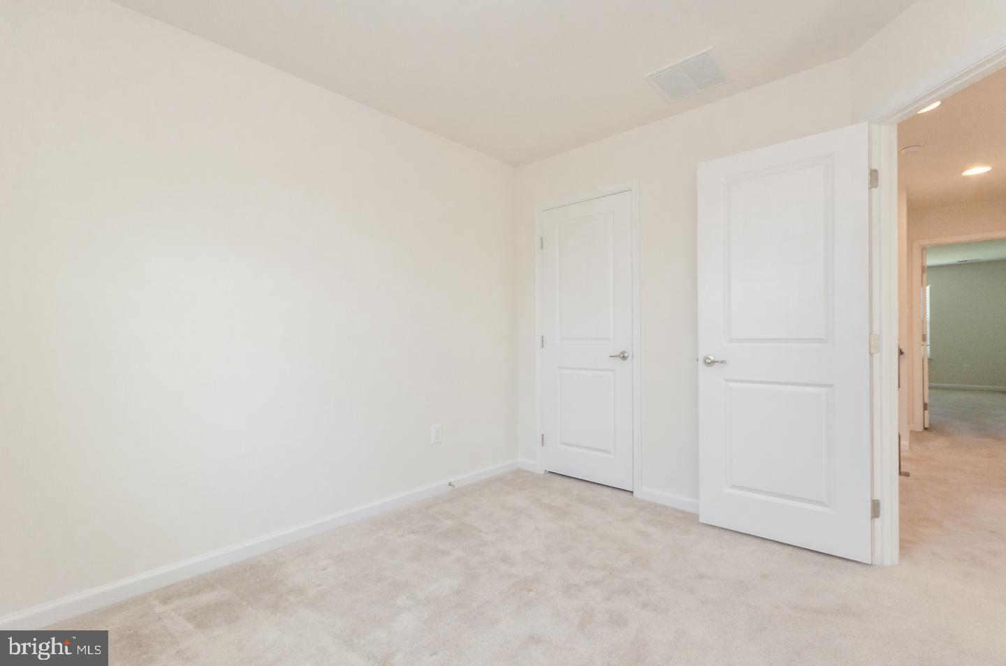 POTOMAC STATION - Residential Lease