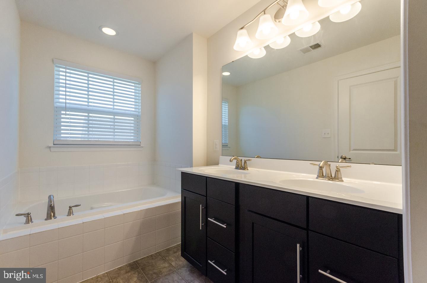 POTOMAC STATION - Residential Lease