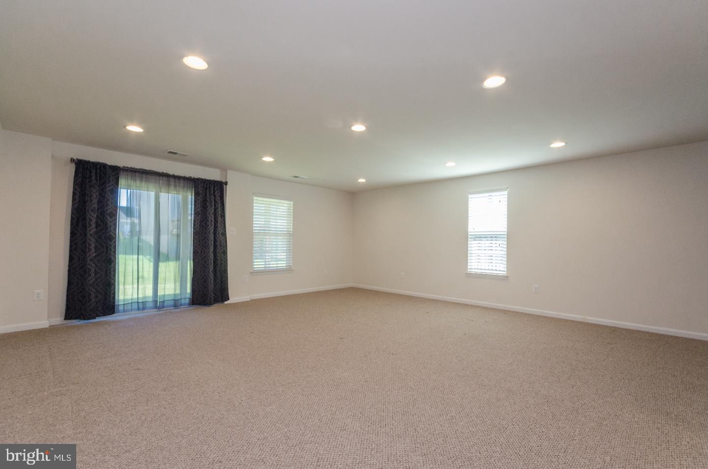 POTOMAC STATION - Residential Lease