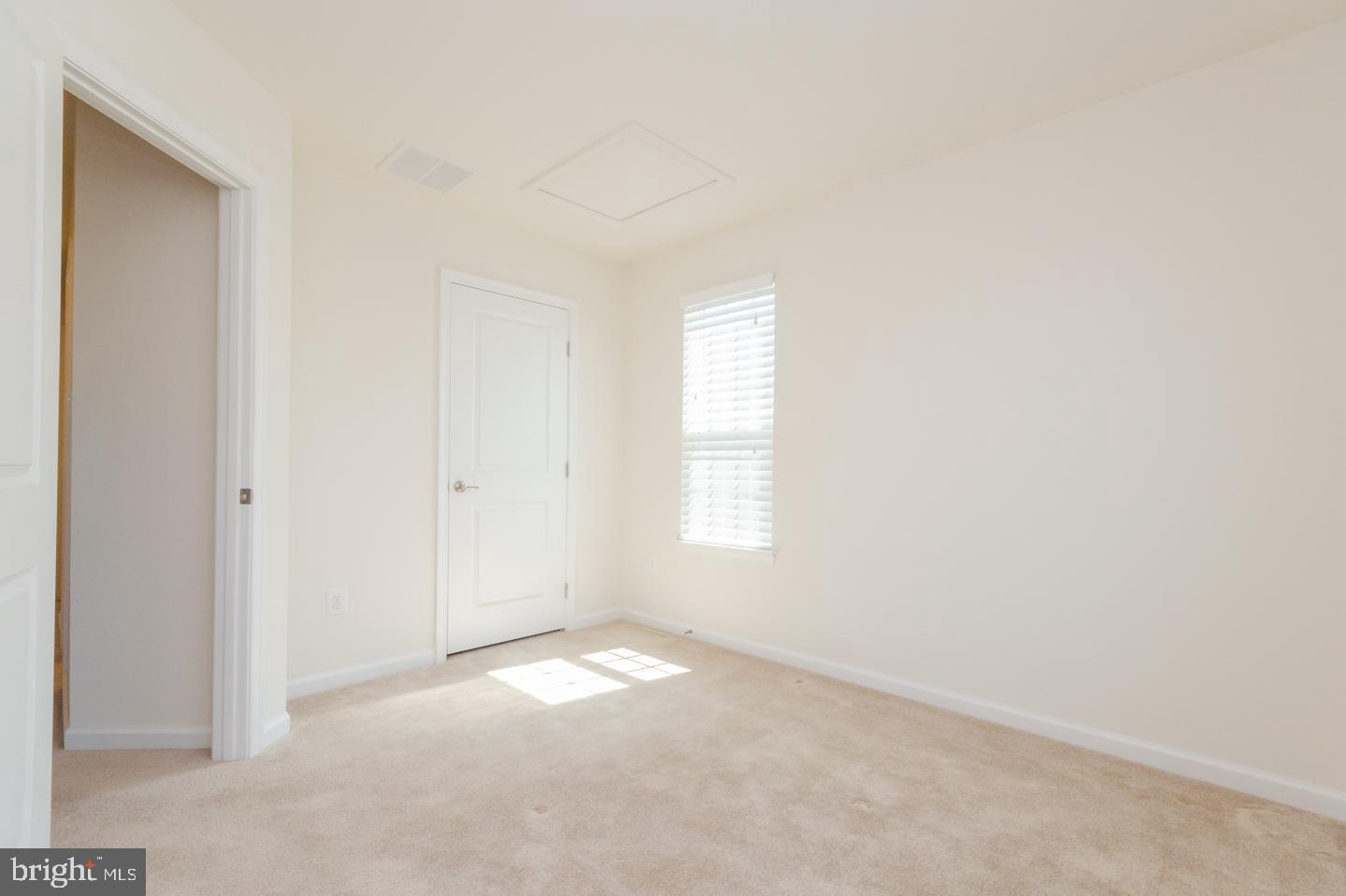 POTOMAC STATION - Residential Lease