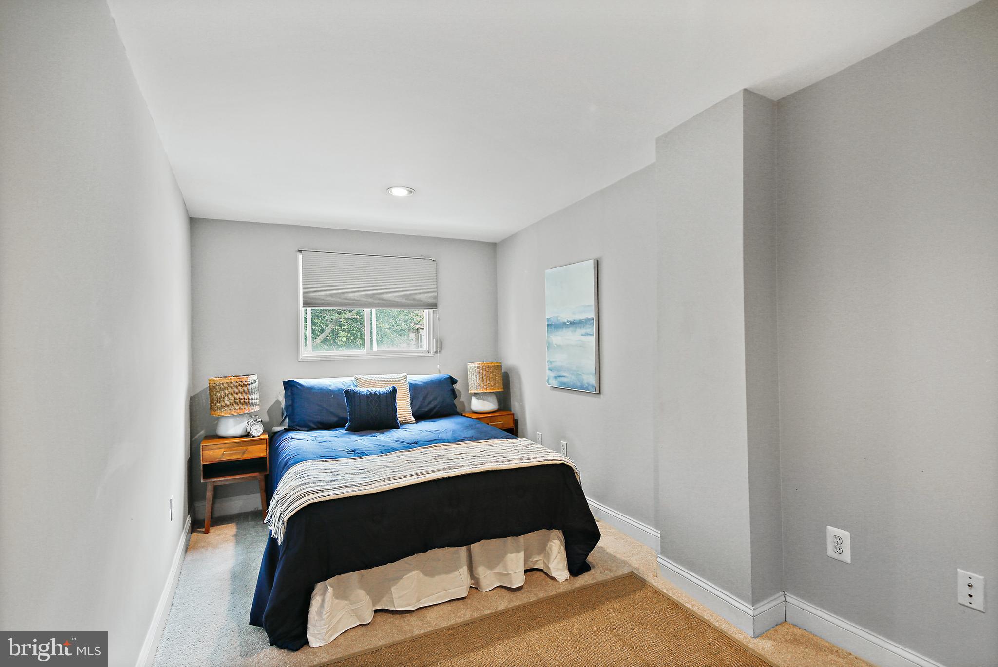 RIVERSIDE - Residential