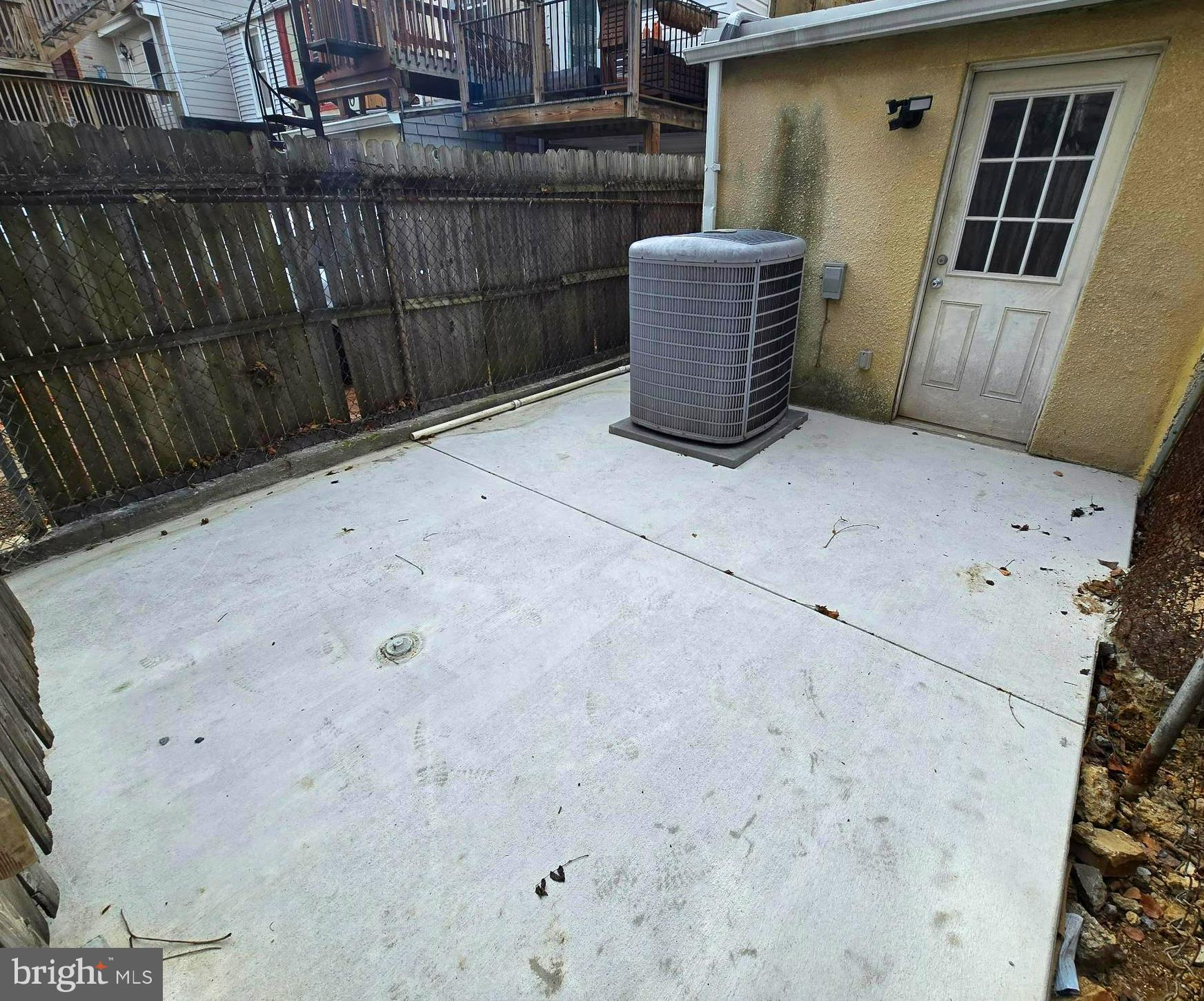 RIVERSIDE - Residential