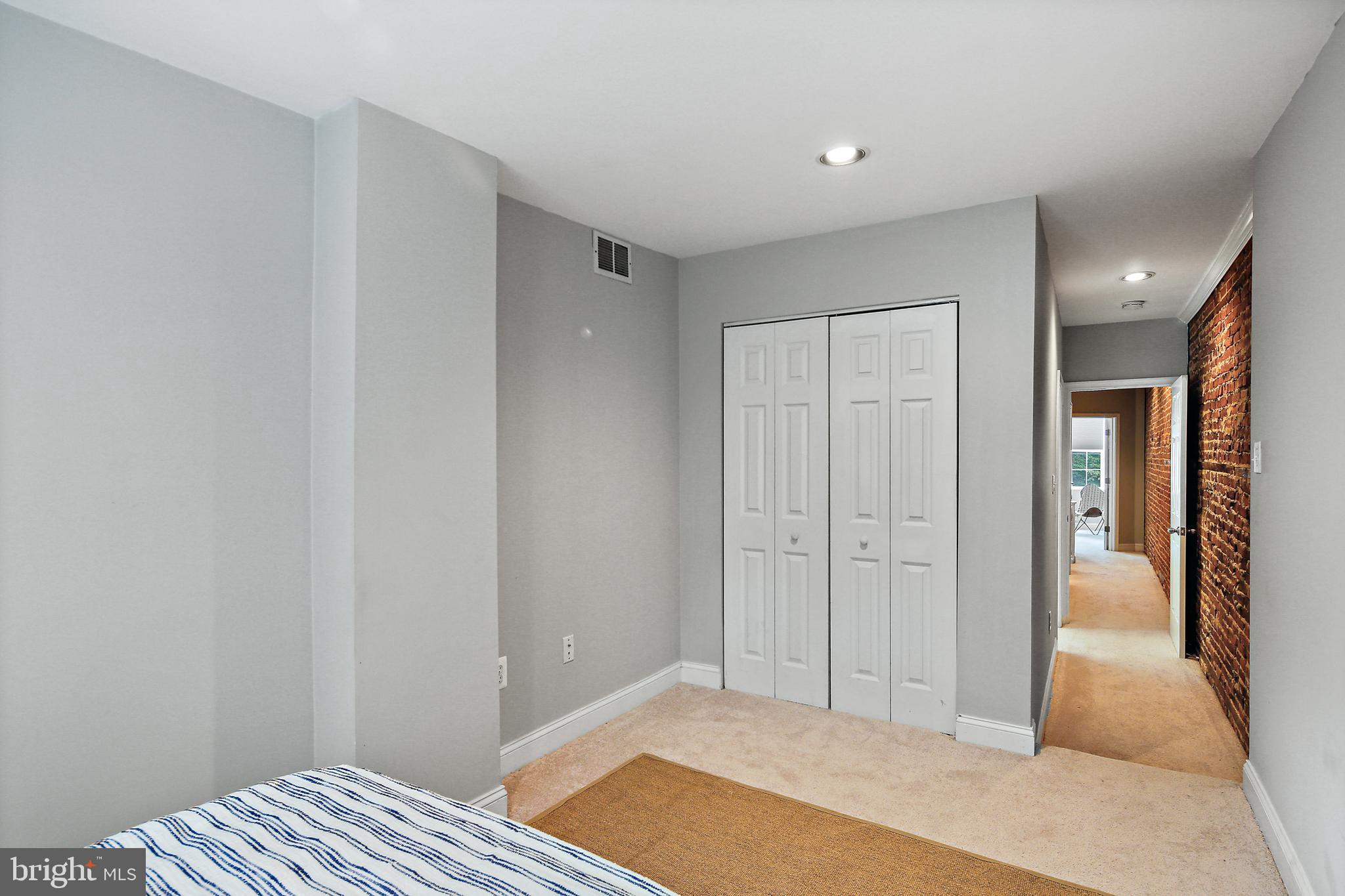 RIVERSIDE - Residential