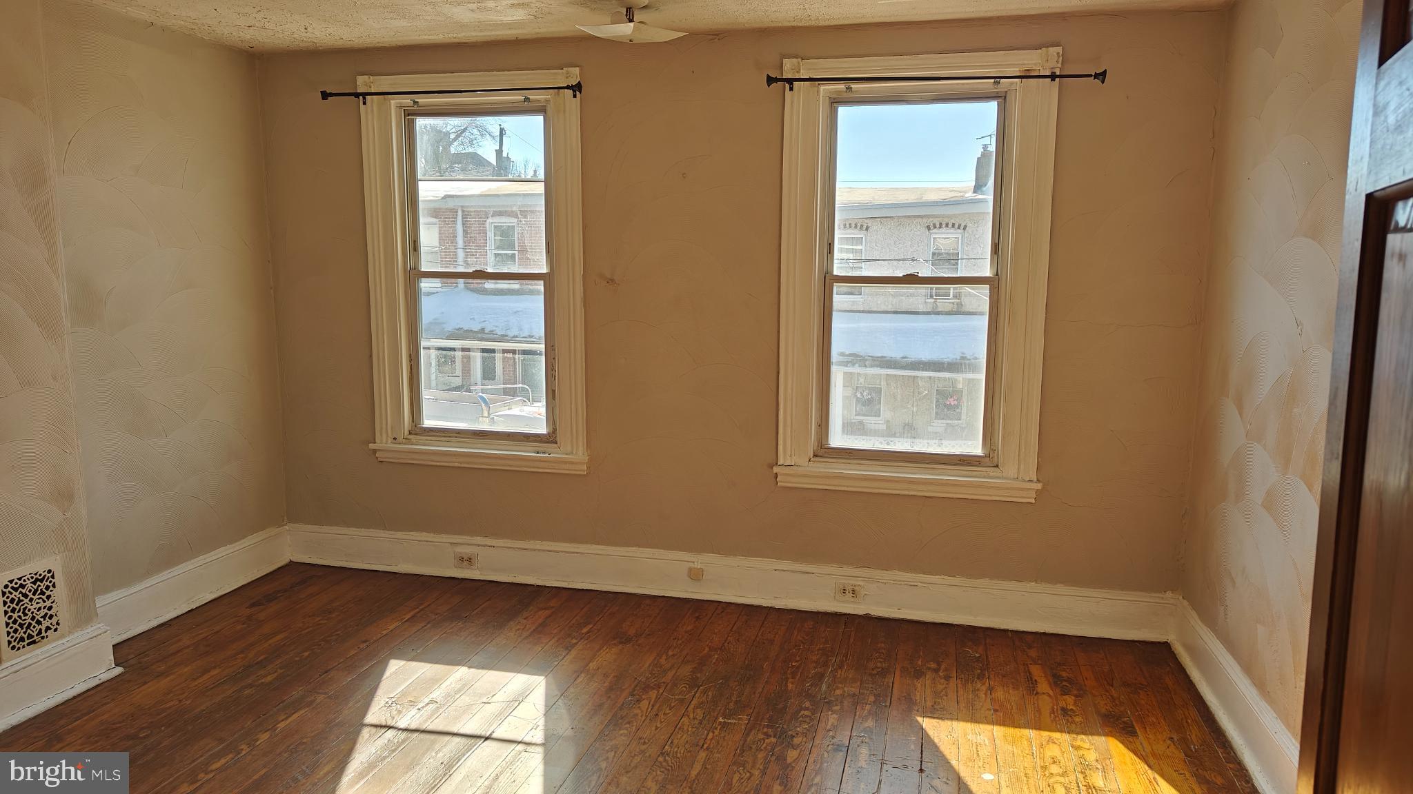 NORRISTOWN - Residential