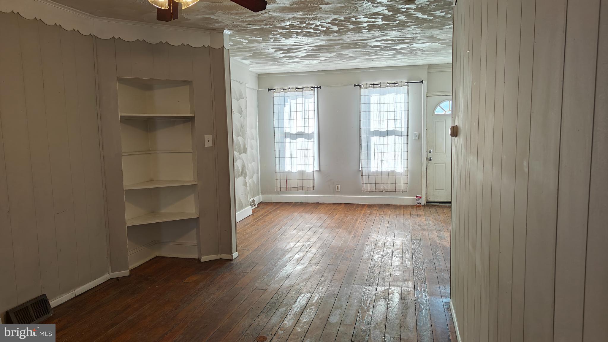 NORRISTOWN - Residential