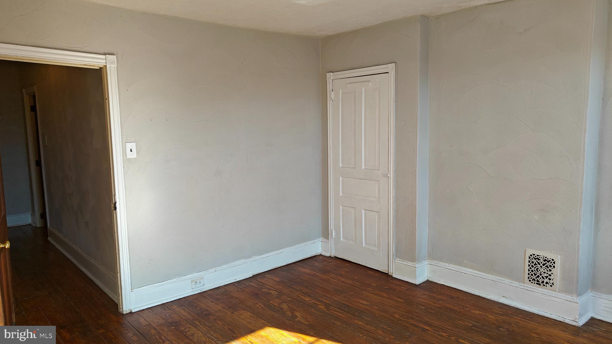 NORRISTOWN - Residential