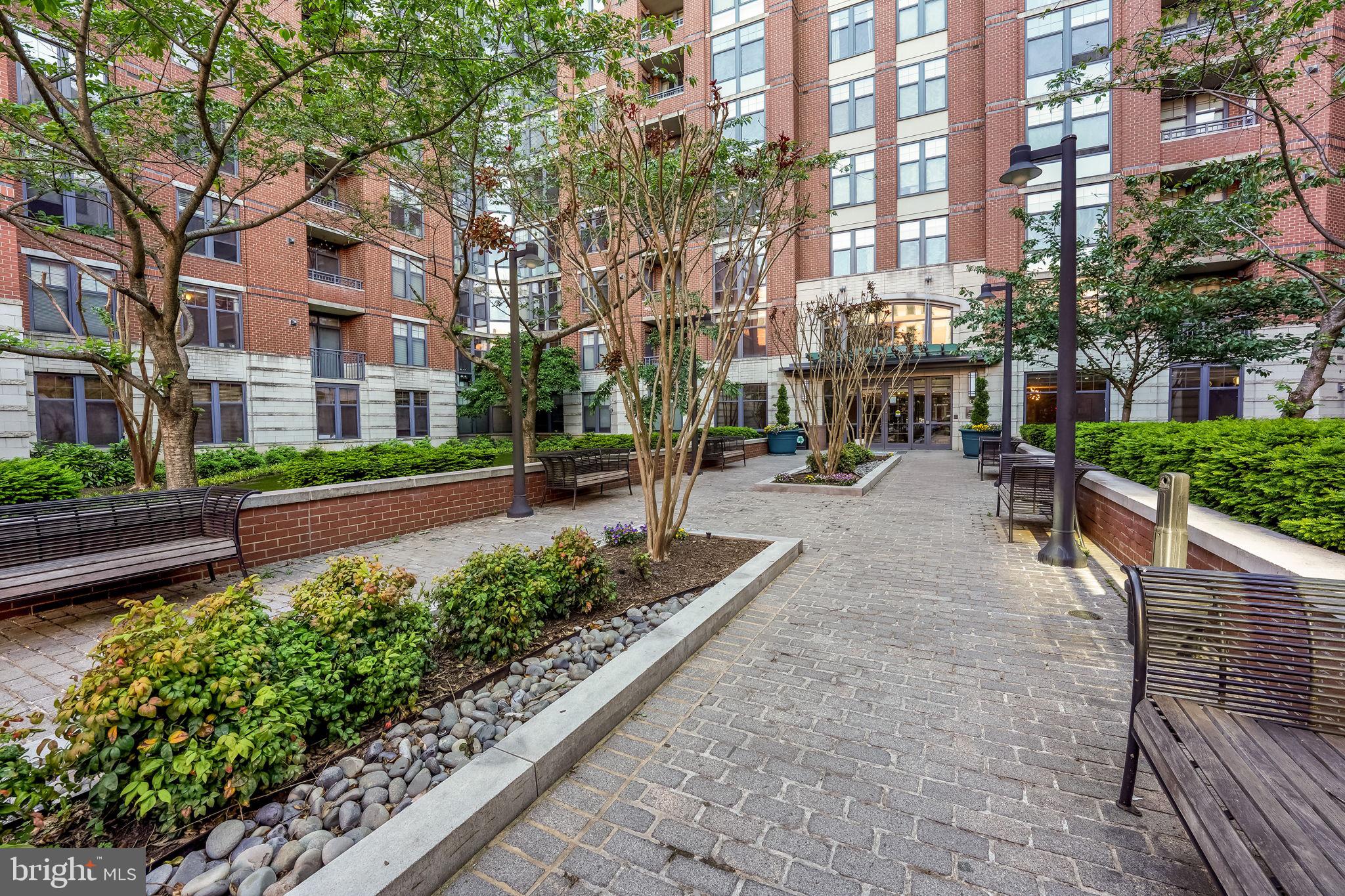 CLARENDON - Residential