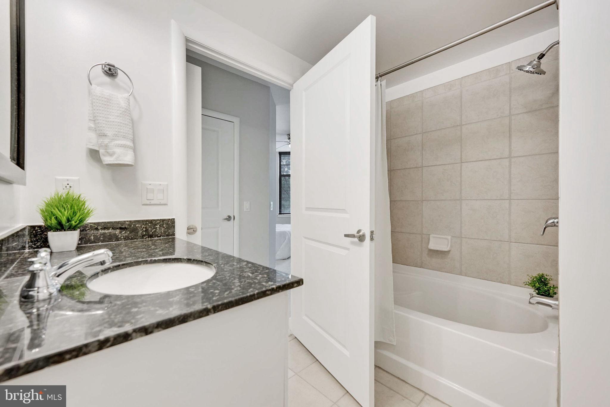 CLARENDON - Residential