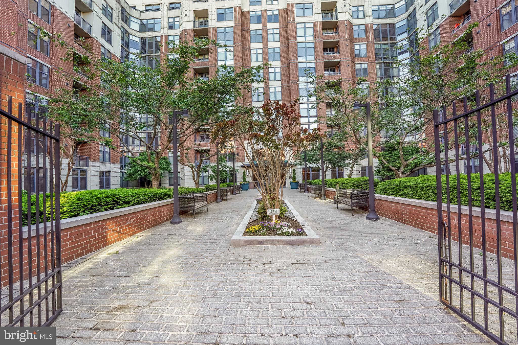 CLARENDON - Residential