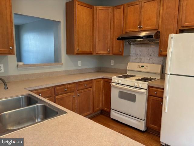 LAFAYETTE VILLAGE - Residential Lease