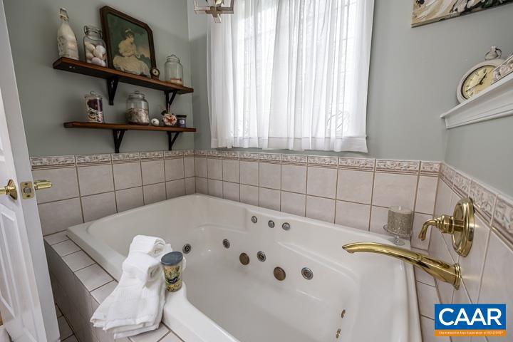 SHENANDOAH CROSSING - Residential