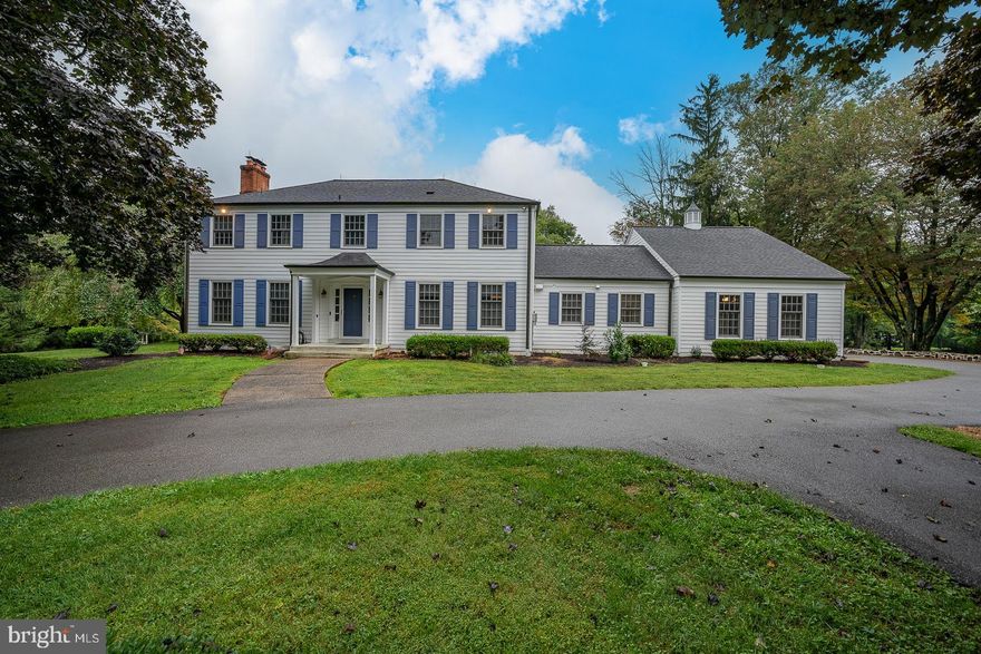 A classic colonial set on an outstanding  lot on a private cul d sac in desirable Williston Township offers great curb appeal, highly ranked schools and convenient location with easy access to both Malvern and Paoli Train Stations.  Great Flow for entertainment.  Full Bathroom and Laundry Room located on the Main Level.  5th Bedroom located over Garage.