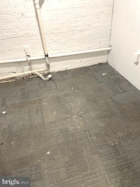 GARDENVILLE - Commercial Lease