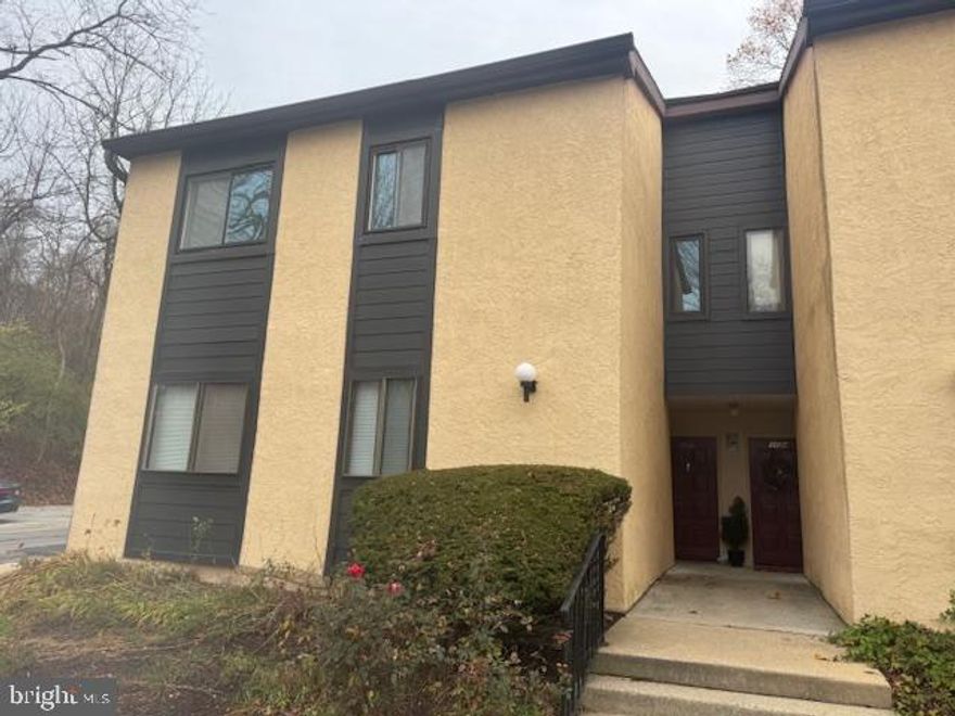 Walk in this first floor unit - no steps at all. Painter's Crossing is the best bang for your buck in the Unionville Chadds-Ford School district. This home has recently undergone a lot of renovation. Tenant only pays electric & insurance.