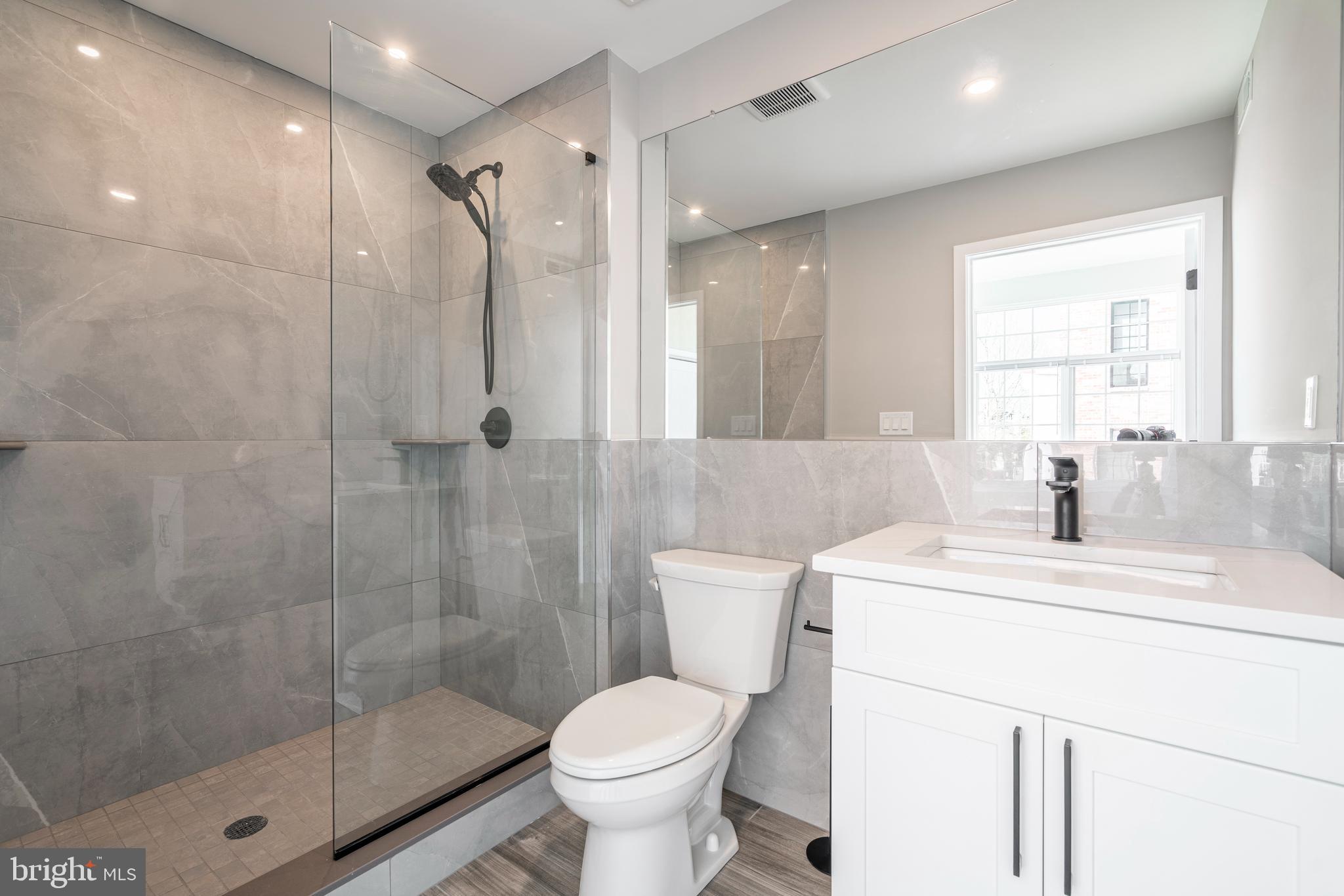 GRADUATE HOSPITAL - Residential Lease