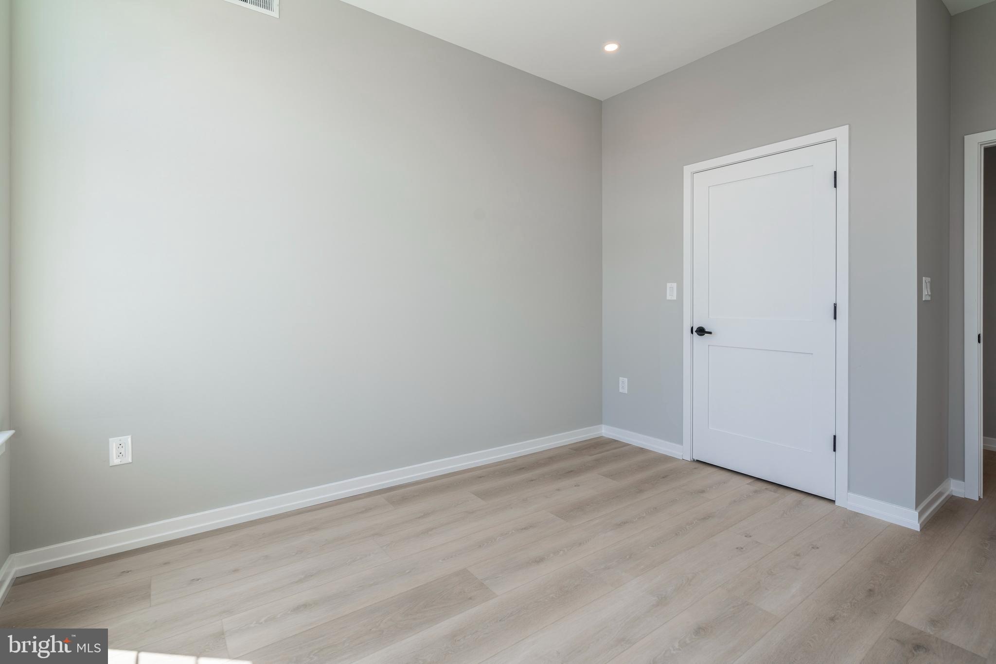 GRADUATE HOSPITAL - Residential Lease