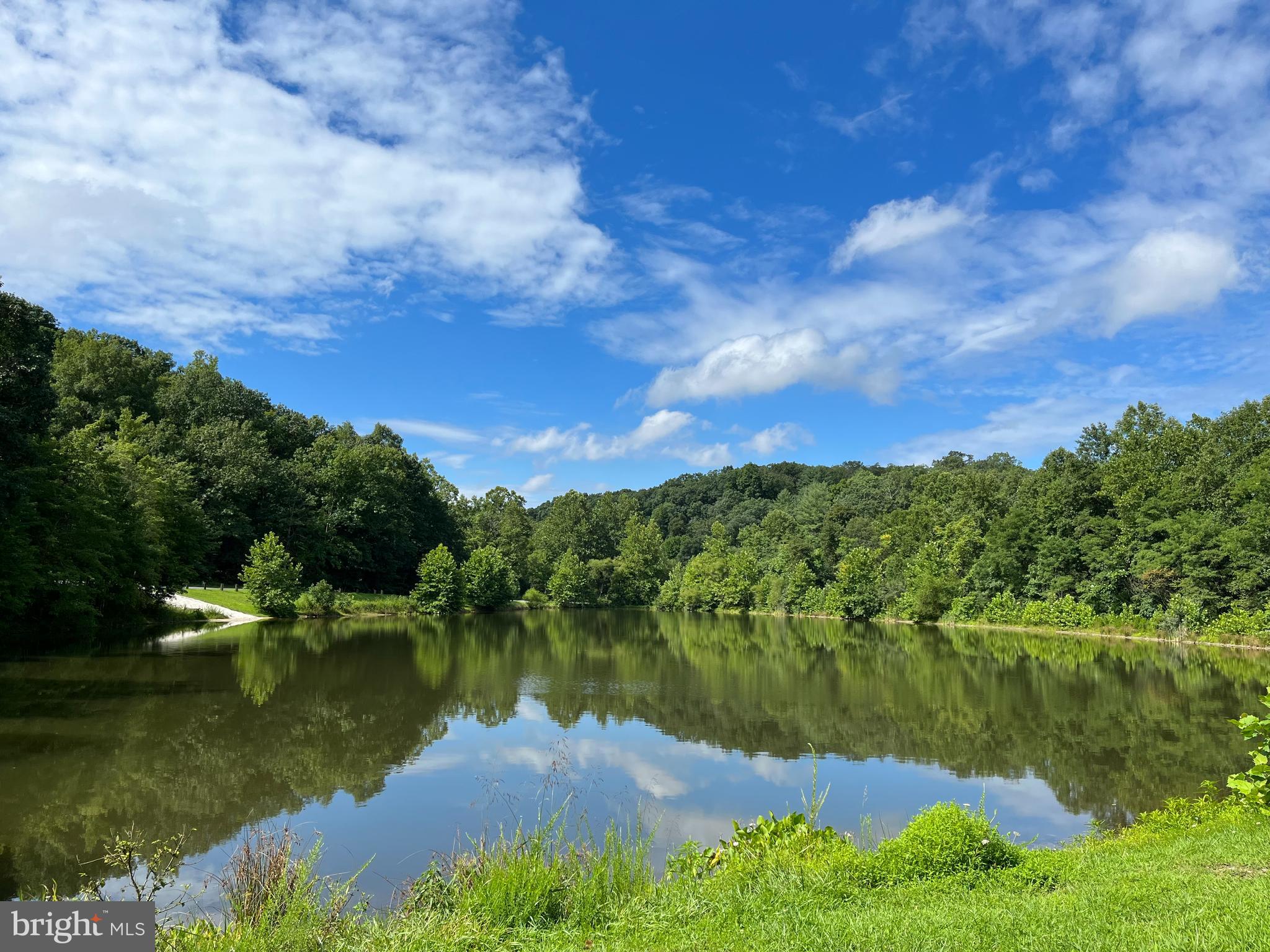 LAKEWOOD ACRES - Land