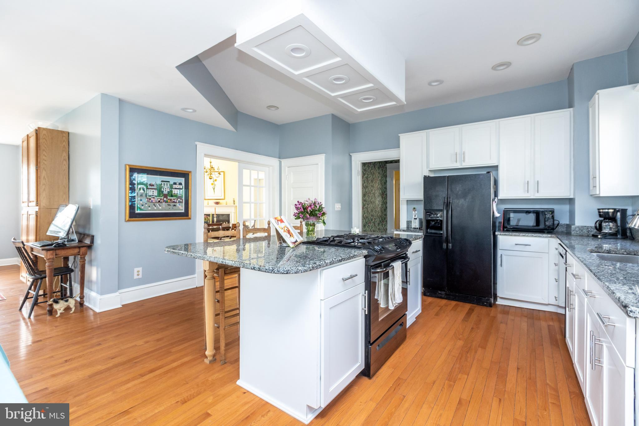 ROLAND PARK - Residential