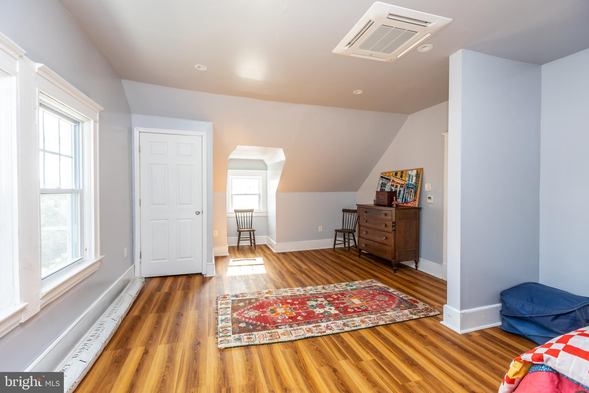 ROLAND PARK - Residential