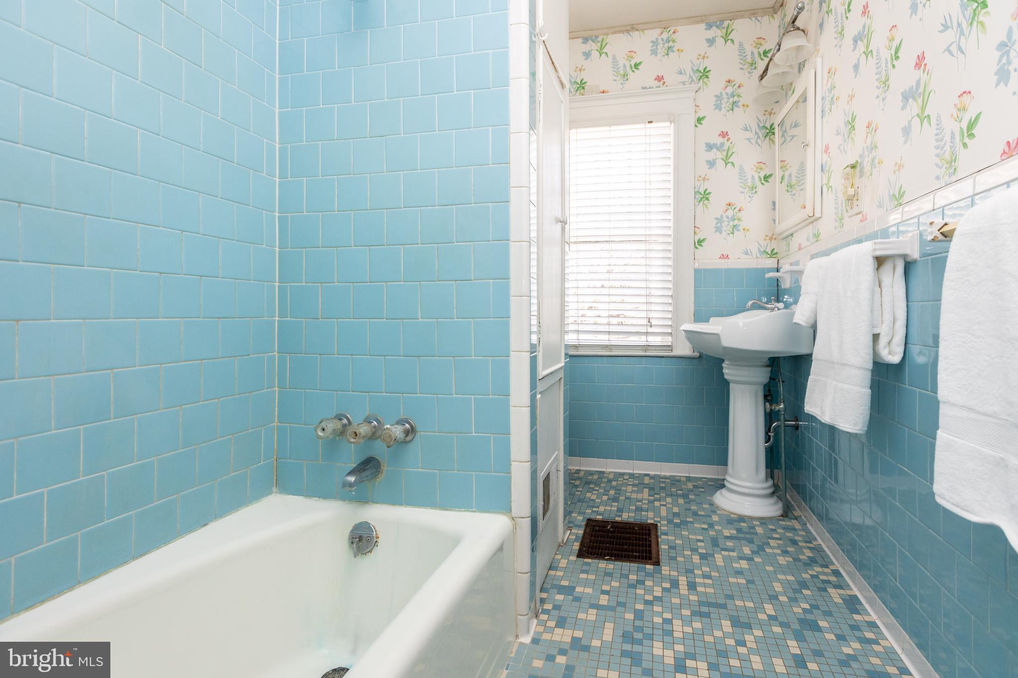 ROLAND PARK - Residential