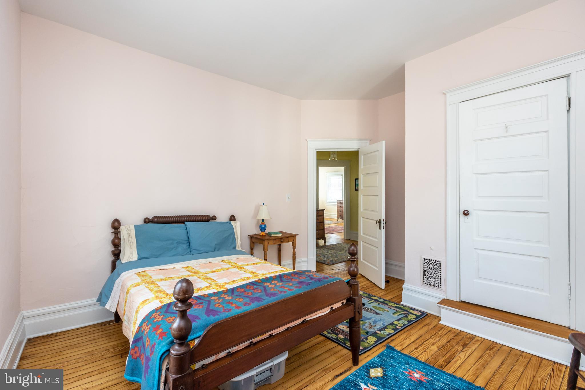 ROLAND PARK - Residential