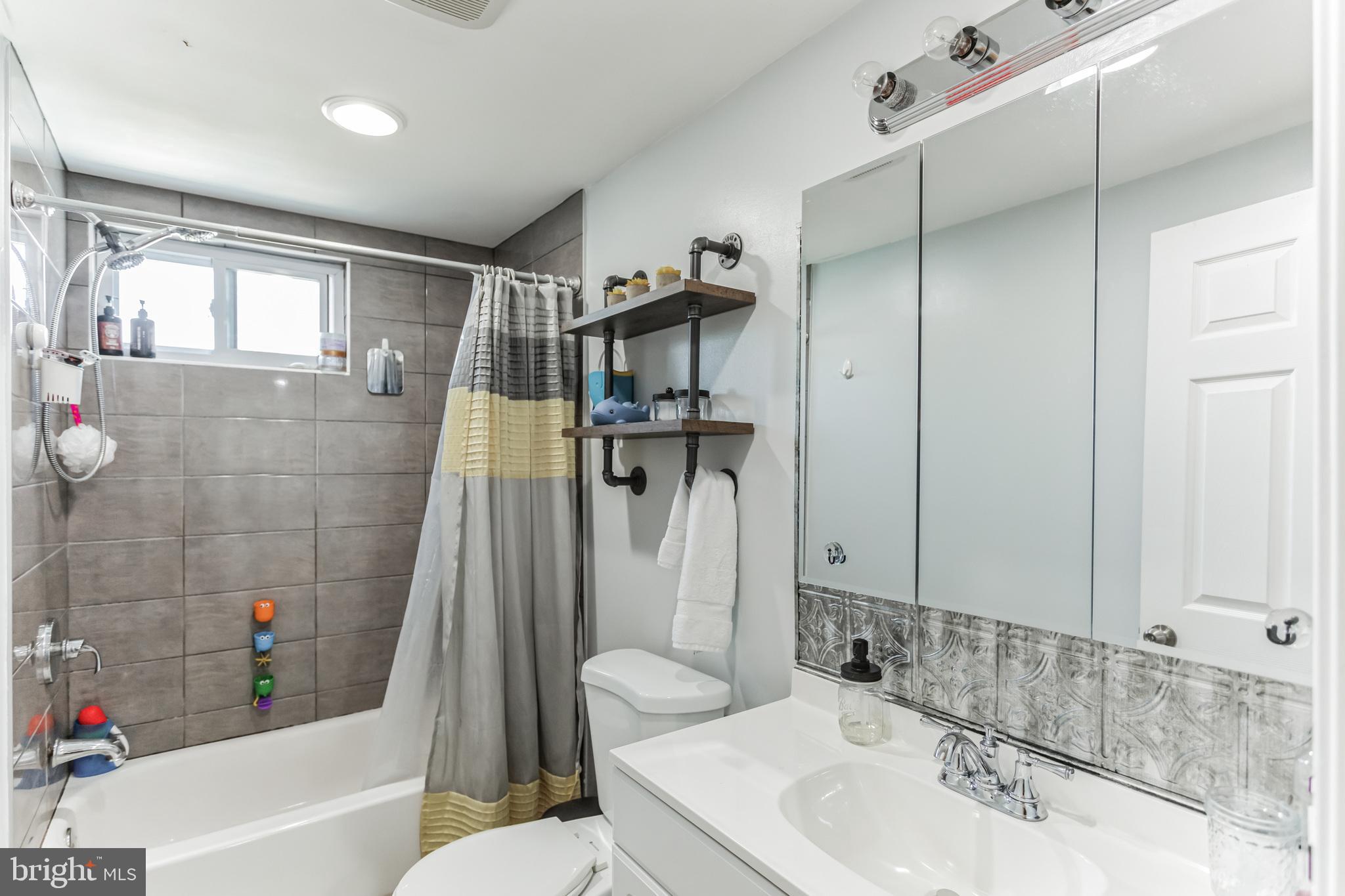 OLDE RICHMOND - Residential Lease