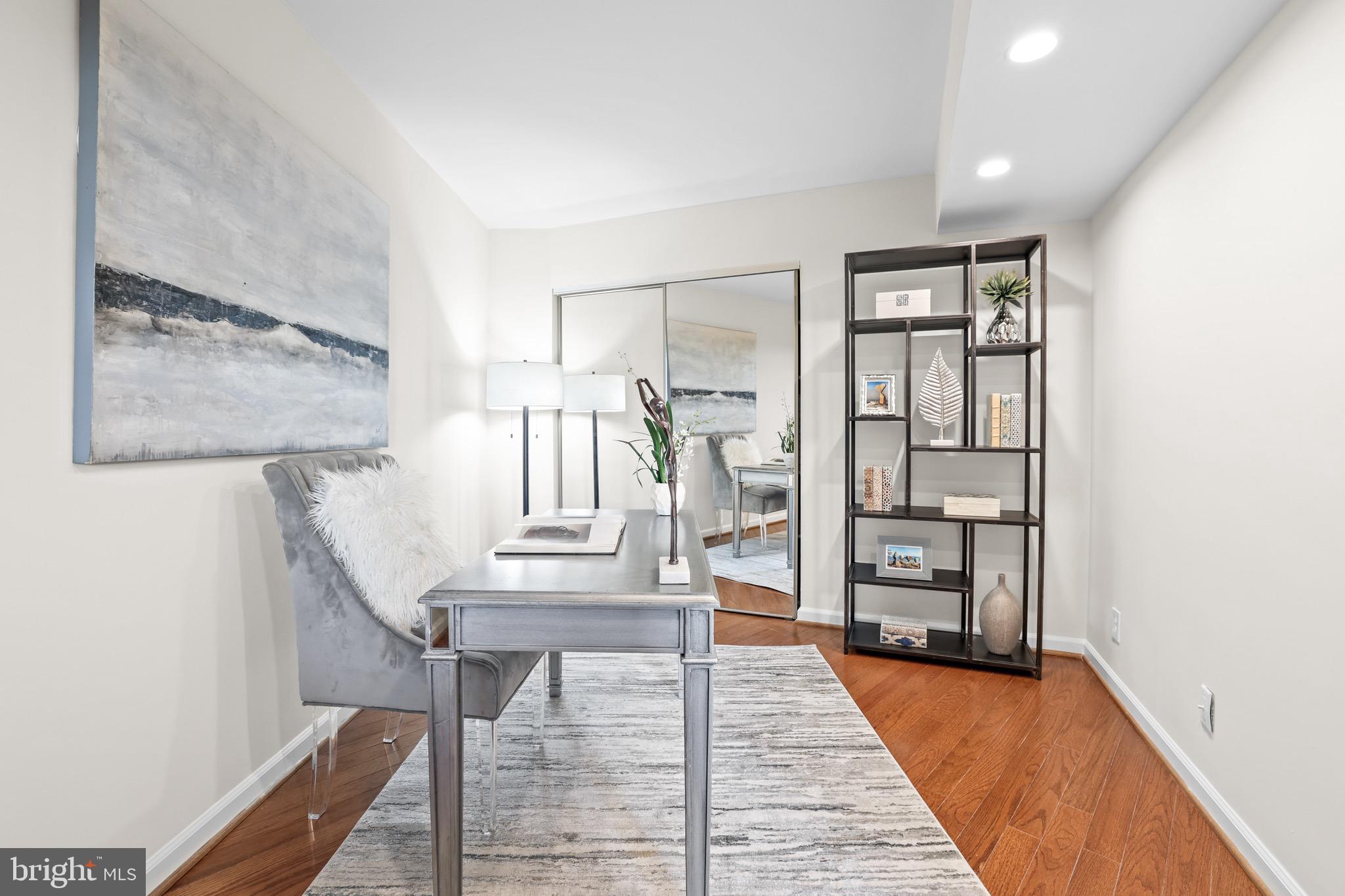 MONTEBELLO - Residential