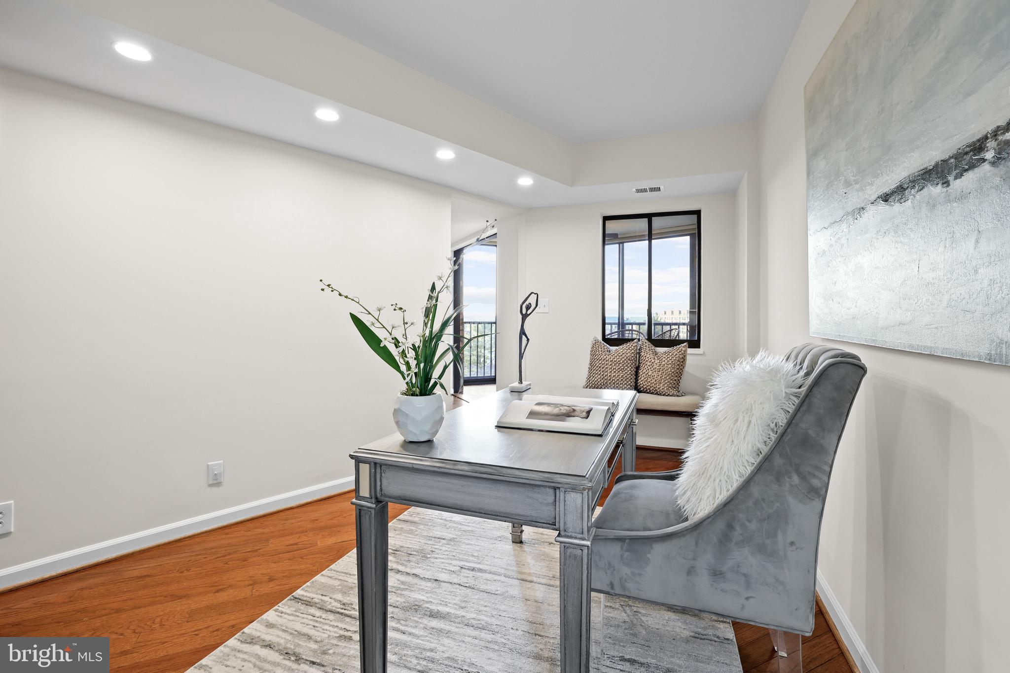 MONTEBELLO - Residential