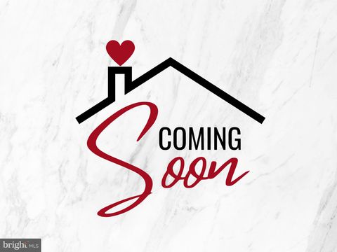 8000 WOODLAND HILLS LANE FAIRFAX STATION VA 22039