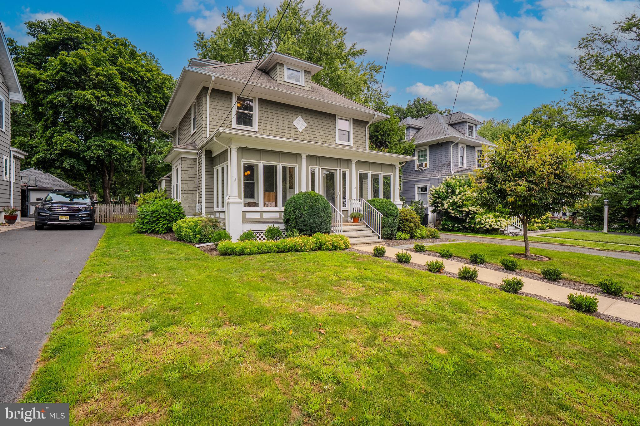 17 E FRANKLIN AVENUE