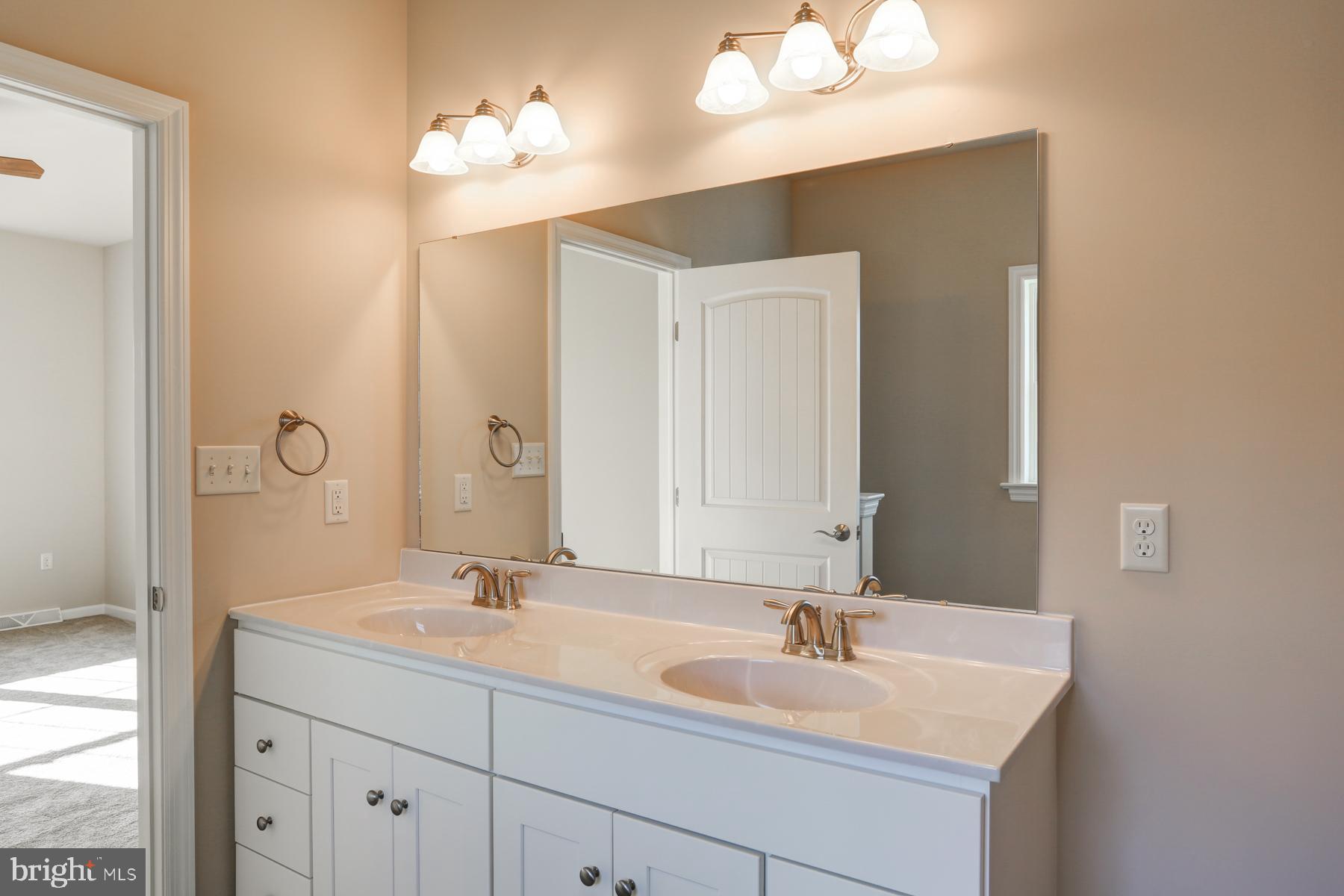 STONEYBROOK OF ELIZABETHTOWN - Residential