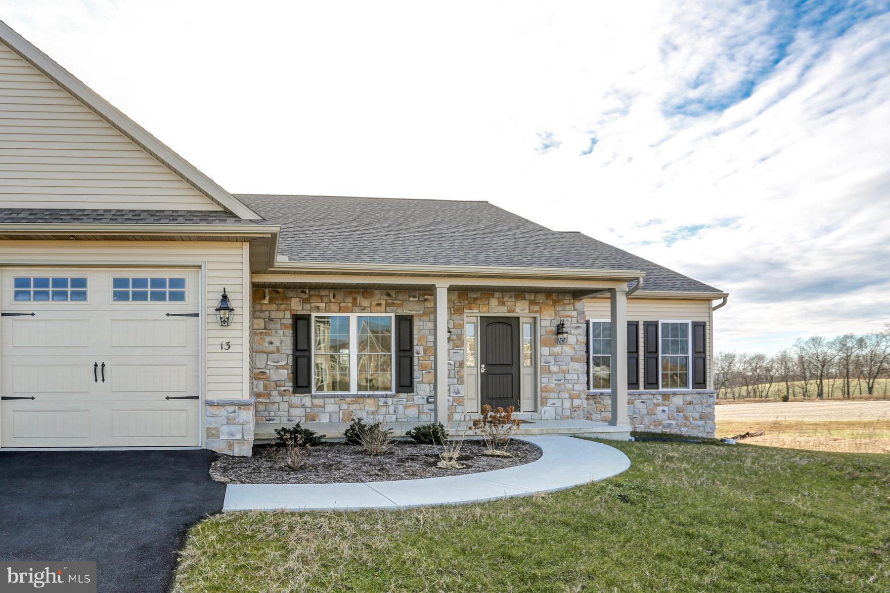 STONEYBROOK OF ELIZABETHTOWN - Residential
