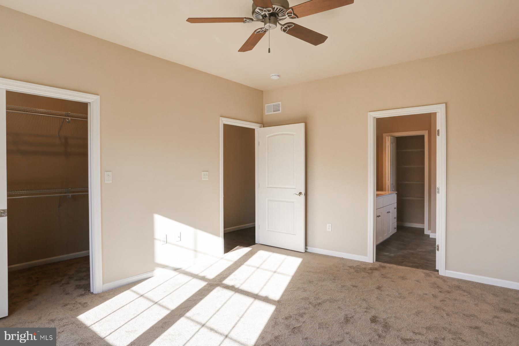 STONEYBROOK OF ELIZABETHTOWN - Residential