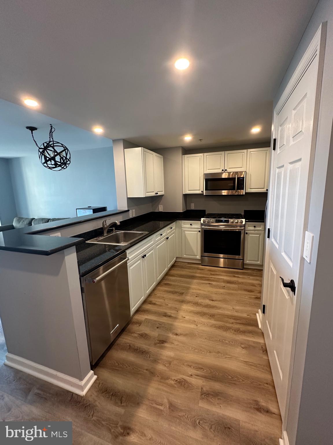 WILTON HOUSE - Residential Lease