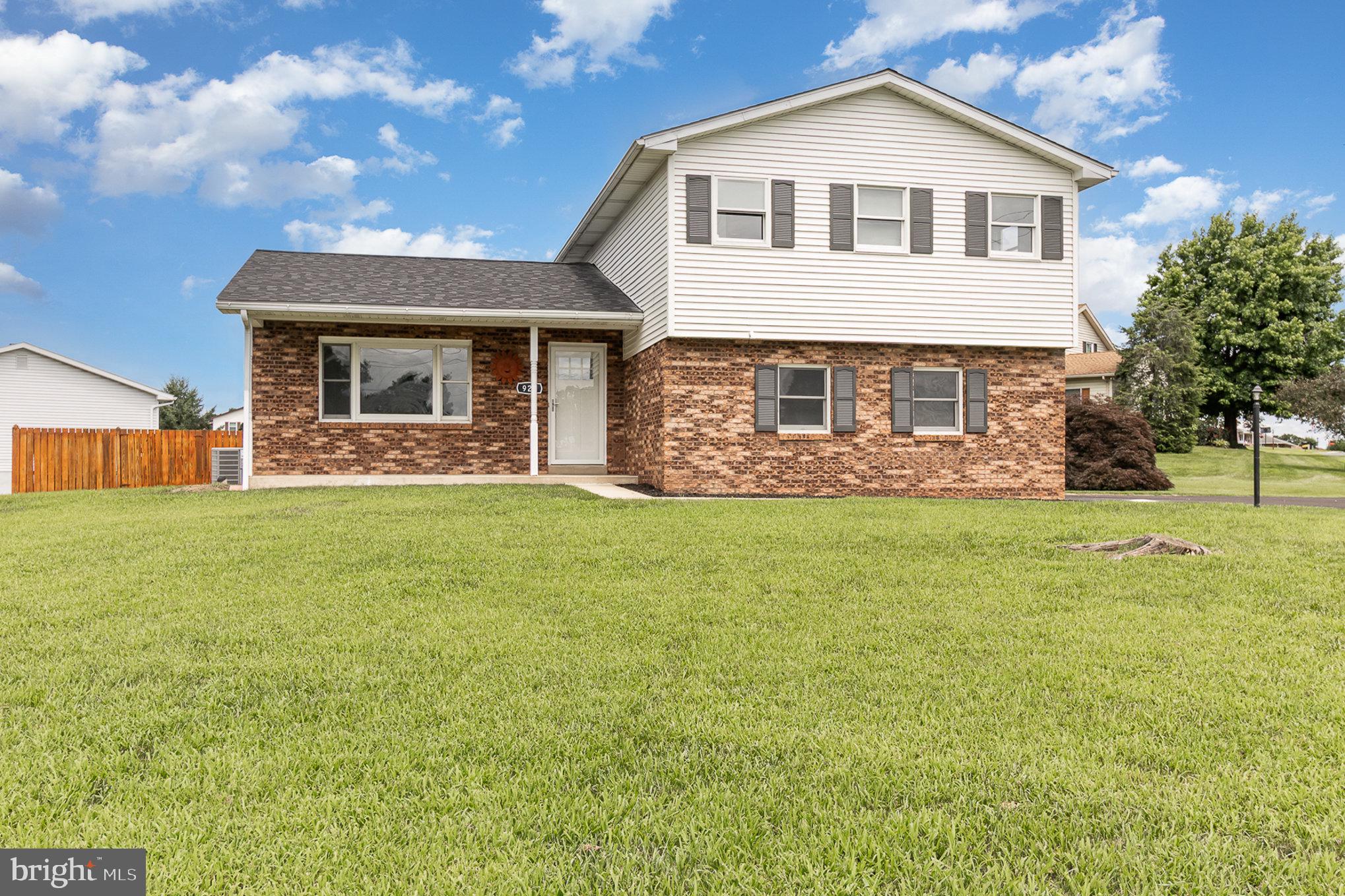 929 SYCAMORE LANE