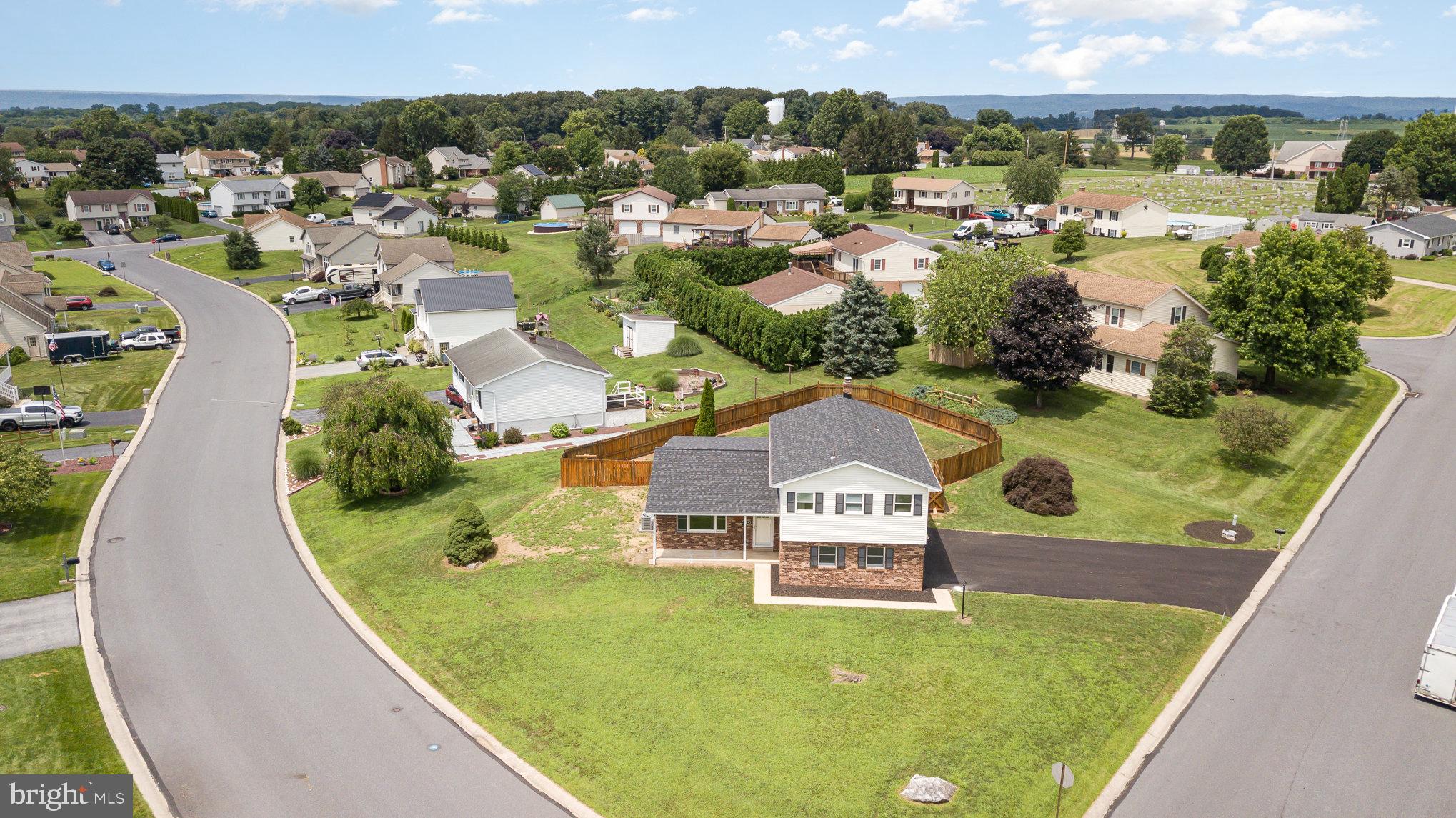 929 SYCAMORE LANE