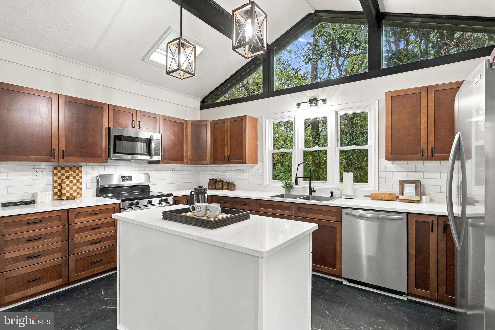 2775 BLUE MOUNTAIN ROAD