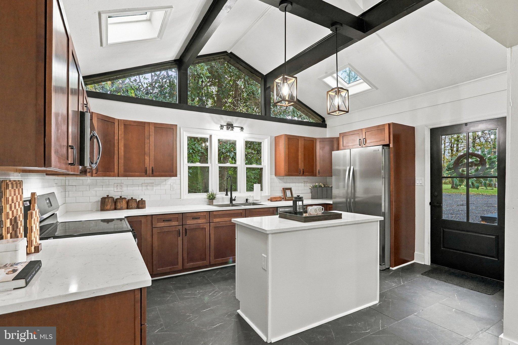 2775 BLUE MOUNTAIN ROAD