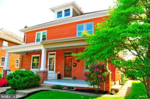 **1ST TIME BUYER GOT COLD FEET**PHFA APPROVED SHORT SALE @ $105,000**Charming home in the heart of Ephrata; beautiful character including original wood work with modern amenities throughout including SS Appliances, claw foot tub, lg porch, 2nd flr balcony. 1-car detached gar, Elegant large outdoor entertaining area, fresh paint & upgrades throughout.property will not disappoint!! *NO MONEY DOWN FINANCING AVAILABLE!*Attic could be 4th bedroom