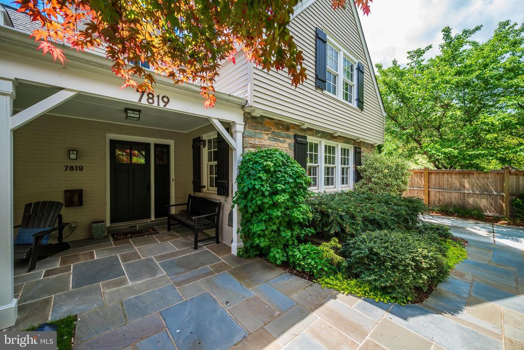 Photo of 7819 Glenbrook Road, BETHESDA, MD 20814 (MLS # MDMC2228346)