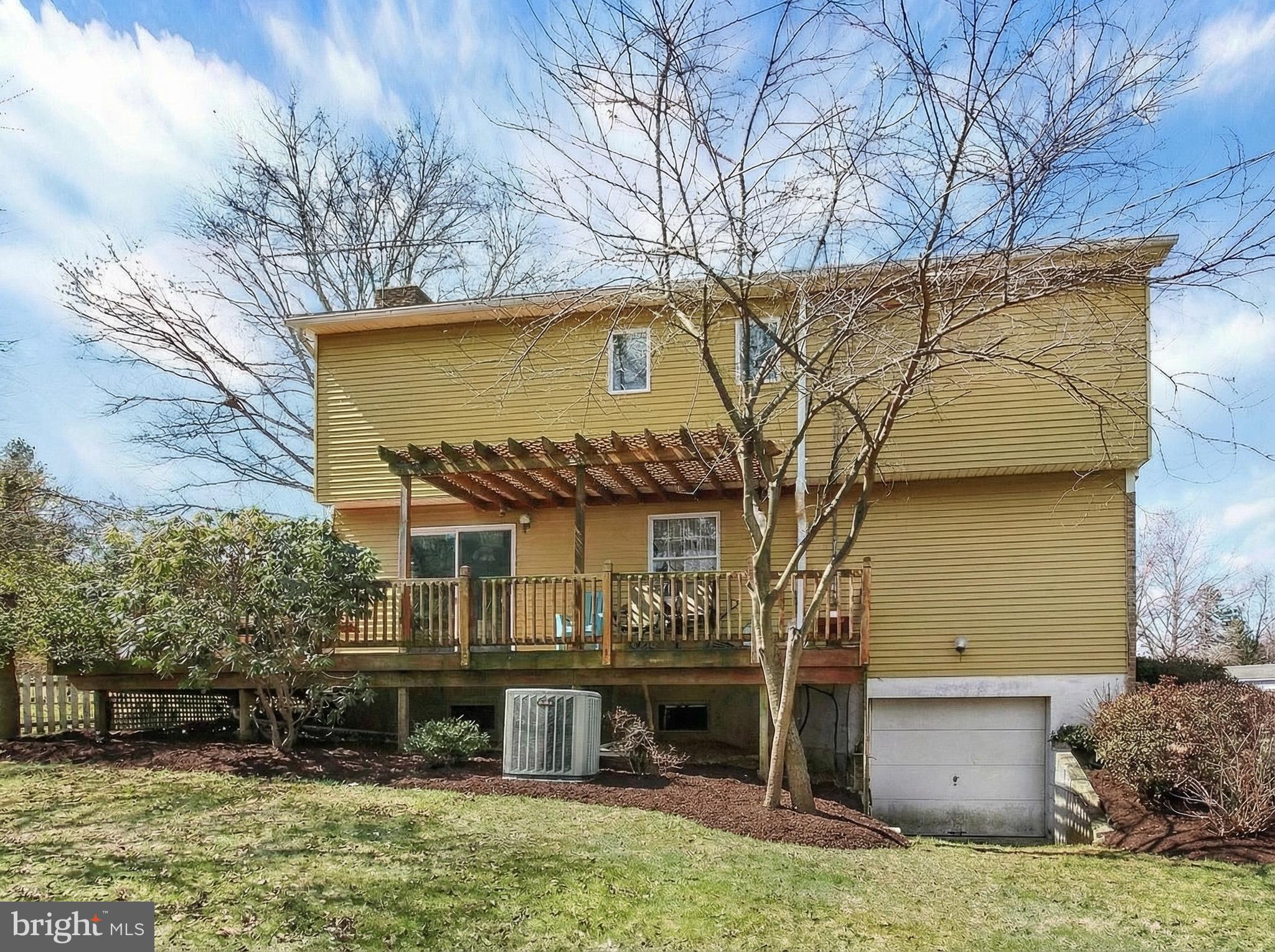 443 LAKE MEADE DRIVE